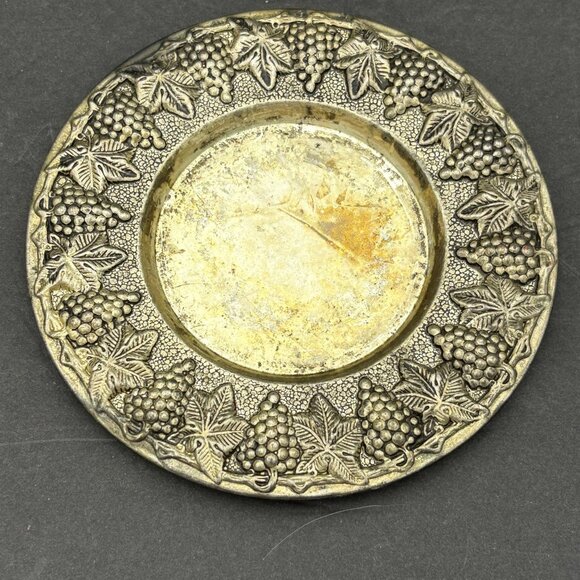VTG International Silver Co. Grape Leaf Pattern Coasters Set Of 3 Patina Metal - Picture 5 of 8
